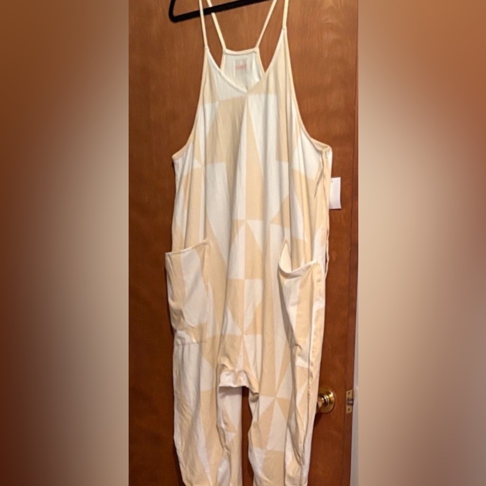 NWT Free People Cream and Tan Hot Shot